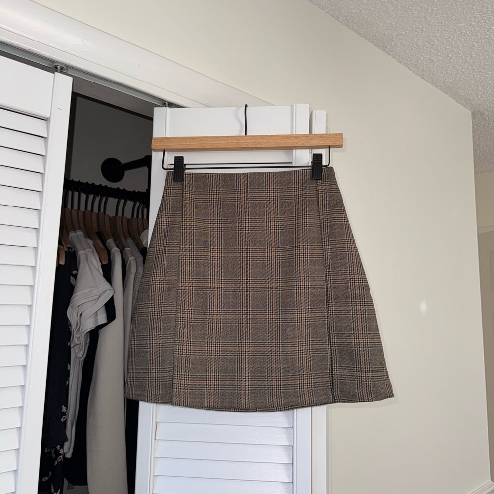 Brandy Melville/J Galt Plaid A-line Mini Skirt in a Brown Houndstooth